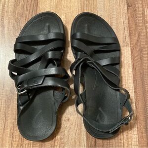 OluKai AweAwe Strappy Buckle Comfort Black
Leather Sandal Women Size 6
